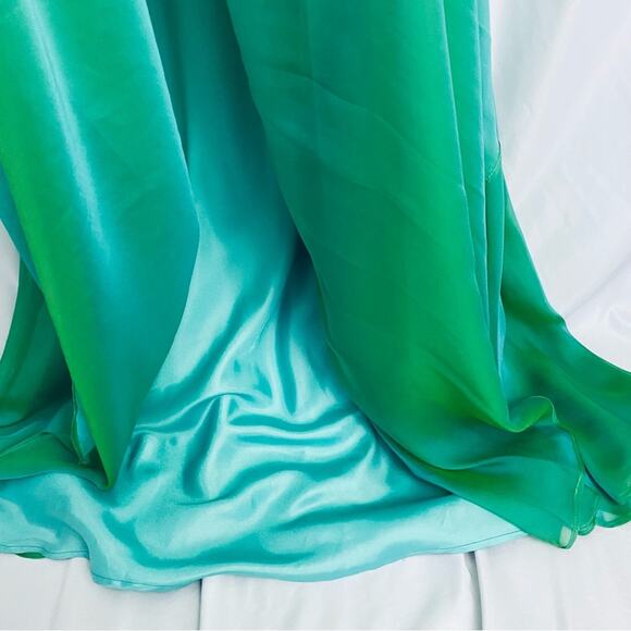 La Femme Green Iridescent Gown Size 0 - Picture 6 of 16